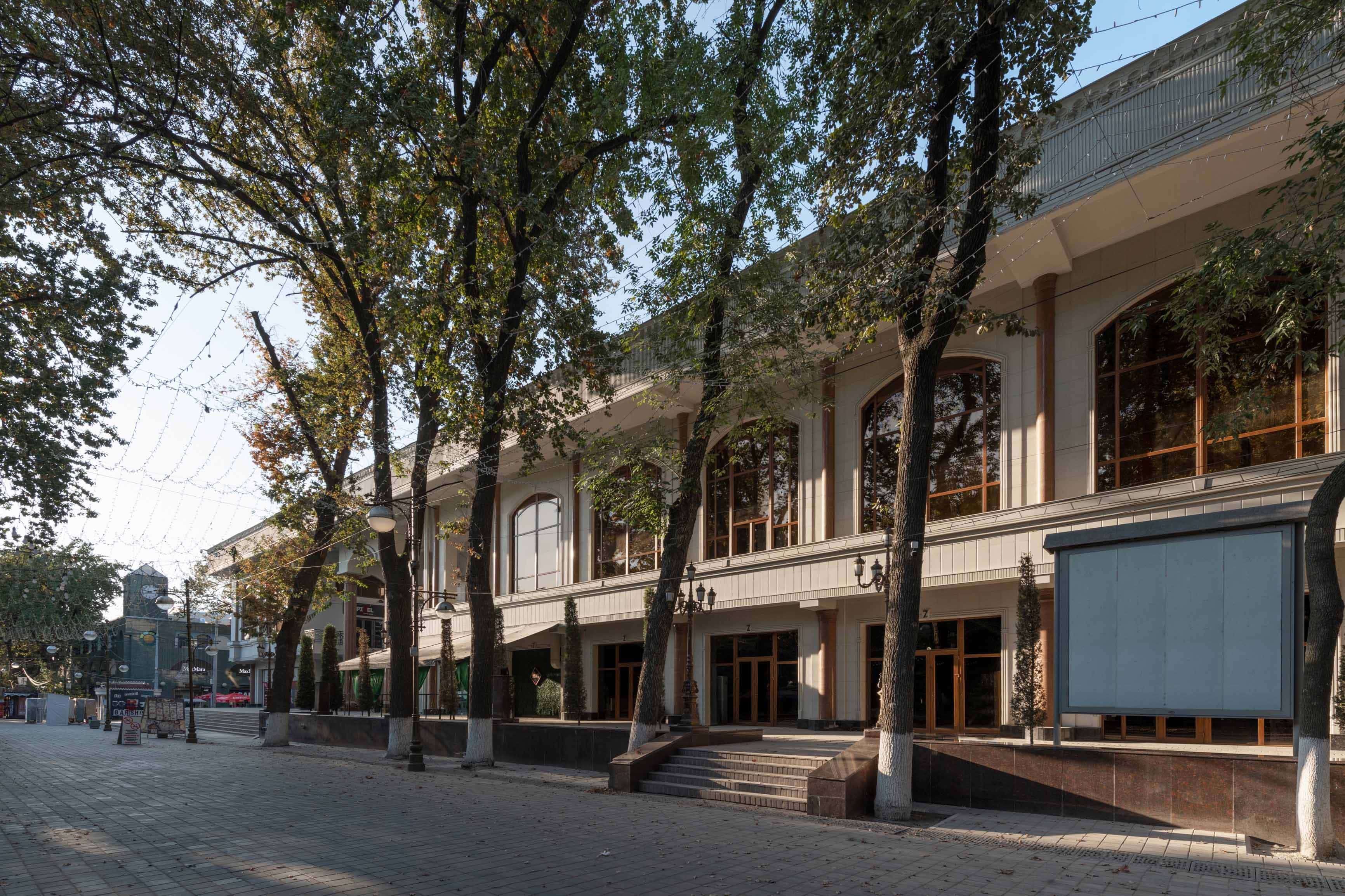 Zarafshan Shopping Center