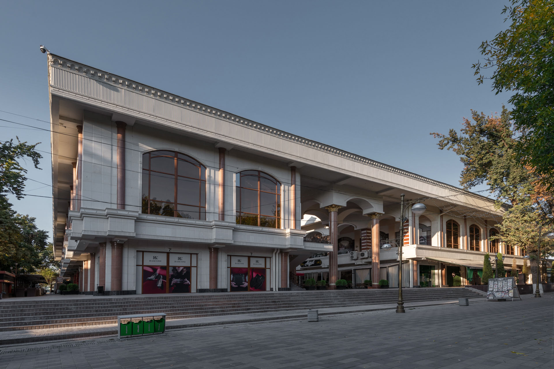 Zarafshan Shopping Center